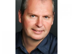 Tác giả "Sức mạnh bí ẩn 11 câu thần chú" đến Việt Nam