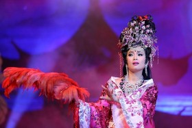 Người Việt giàu nhất thế giới về nước trổ tài