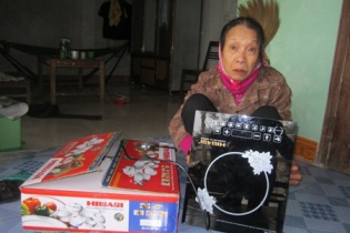 Hàng điện tử bán dạo giá rẻ: tham hay bị lừa?