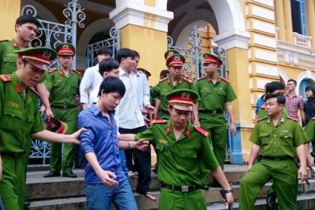 Vụ chém tay cướp xe HS: chỉ là vụ nhỏ trong 17 vụ từng gây