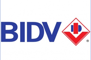 Nữ thủ kho chăm đổ rác, "cuỗm" 22 tỷ của ngân hàng