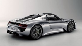 Porsche 918 Spyder chưa gặp chủ đã bị rao bán