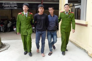 Bắt nhóm cướp giật tuổi teen "quậy" dọc Đại lộ Thăng Long