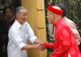 Dịch vụ trông, xông nhà ngày Tết vào mùa hốt bạc