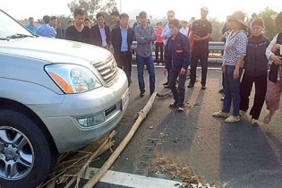 Bộ trưởng Dũng bị chặn xe, Bộ trưởng Thăng nói gì?