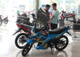 Suzuki Raider vừa lên kệ đã loạn giá