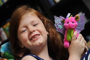 Cô bé 7 tuổi khiến Viện khoa học Australia phải xin lỗi