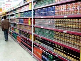 Cận tết, bia và nước ngọt bắt đầu đua giá