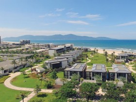 Indochina Land: Đường dài mới thấy ngựa hay