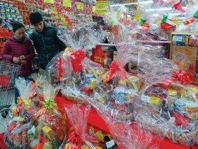 Giỏ quà Tết: Hảo hạng “át” bình dân