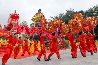 Từng bừng khai hội gò Đống Đa 2014