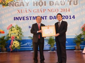 Trao giấy chứng nhận đầu tư cho 9 dự án mới