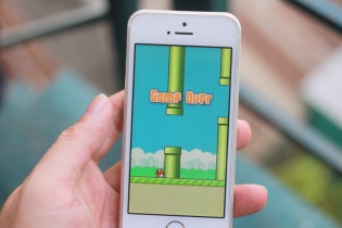 "Cha đẻ" Flappy Bird gỡ game vì trò chơi gây nghiện