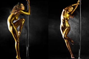 Siêu mẫu Lại Thanh Hương gây sốc với ảnh nude