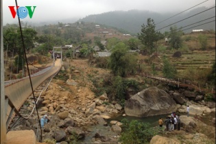 Lai Châu: Sập cầu treo khi đám tang đi qua, 7 người chết