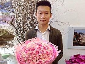 Ngày 8/3: Hoa tiền triệu vẫn hút khách