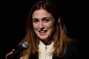 Diễn viên Julie Gayet lên tiếng về mối quan hệ với Tổng thống Pháp
