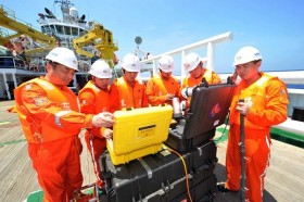 Máy bay, tàu nước ngoài phải dừng tìm kiếm ở Việt Nam