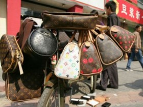 Hàng hiệu làm giả dễ nhất