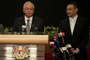 Thủ tướng Malaysia tuyên bố MH370 rơi ở Ấn Độ Dương, không còn ai sống sót