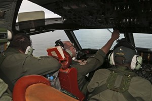 Trục vớt 2 vật thể nghi của máy bay mất tích MH370