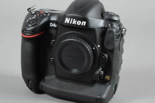 "Hàng khủng" Nikon D4S về Việt Nam, giá gần 140 triệu đồng