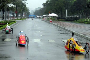 Xe máy tự chế Việt đạt kỷ lục mới đi 1.164km/ 1 lít xăng