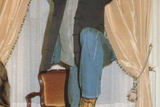 Thành Long - vinh quang đánh đổi bằng máu