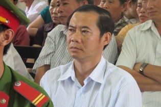 Trưởng ban Nội chính tỉnh dự khán phiên tòa xử 5 công an dùng nhục hình