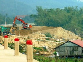 Giá cao ngất ngưởng, cát xây dựng vẫn “cháy” hàng