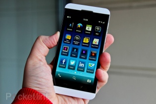 BlackBerry Z10 giảm sốc còn 4,5 triệu đồng