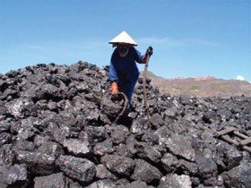 Cấm xuất lậu khoáng sản: Chờ sau 2015
