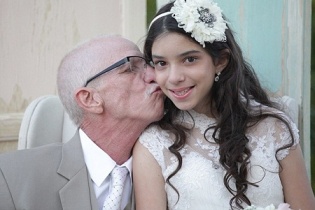 Rơi lệ với lễ cưới của cô bé 11 tuổi