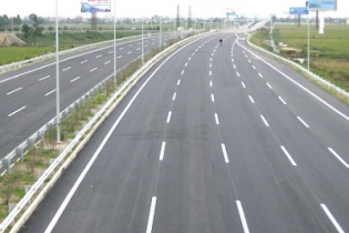 Sẵn sàng thông xe đường Nội Bài - Lào Cai phục vụ Lễ hội Đền Hùng