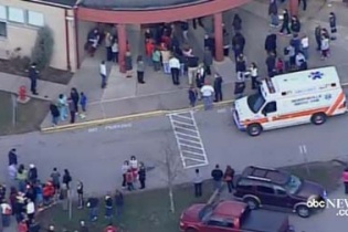 Mỹ: Một học sinh đâm dao điên loạn tại trường học, 20 người bị thương