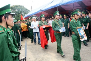 Nhóm người xả súng ở cửa khẩu Bắc Phong Sinh bị khống chế như thế nào?