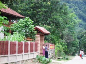 Lỗ vẫn lo kéo điện về nông thôn