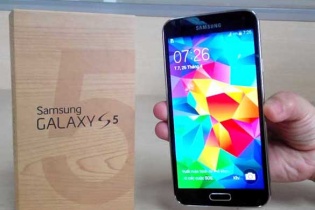 Galaxy S5 màu xanh chính thức lên kệ