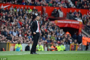 Manchester United đại thắng trận đầu Rygan Giggs cầm quân