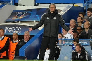 Mourinho ngả mũ, chúc mừng đối thủ Atletico