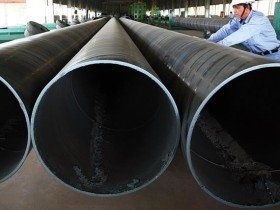 Kinh tế “lò dò” thoát đáy