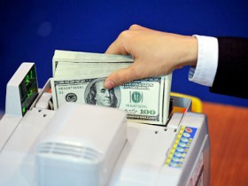 Đi tìm nguyên nhân cổ phiếu Bluechip giảm điểm