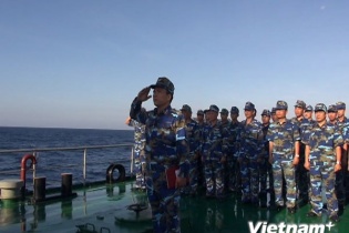 Trực tiếp từ Hoàng Sa: Thiêng liêng nghi lễ chào cờ Tổ Quốc