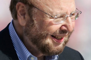 Nhà tài phiệt Mỹ Glazer, ông chủ của Man Utd qua đời ở tuổi 86