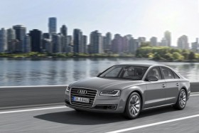 Audi A8 2015 chuẩn bị lăn bánh