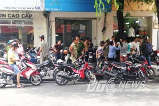 Ôtô "điên" gây tai nạn liên hoàn, người dân phẫn nộ truy đuổi