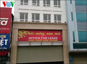 Văn phòng "dài cổ" đợi khách
