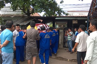 Quyết truy đuổi "cẩu tặc" 3 thanh niên lao xe vào tường tử vong