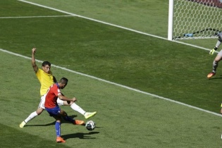 Brazil vs Chile: Brazil "lê lết" vào vòng tứ kết