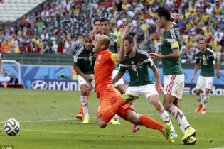 Cú ngã ăn vạ của Robben sẽ được nhắc mãi trong lịch sử World Cup